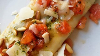 Canelons de pasta fresca amb verduretes i formatge mascarpone