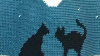 Una bossa de ganxet amb gatets